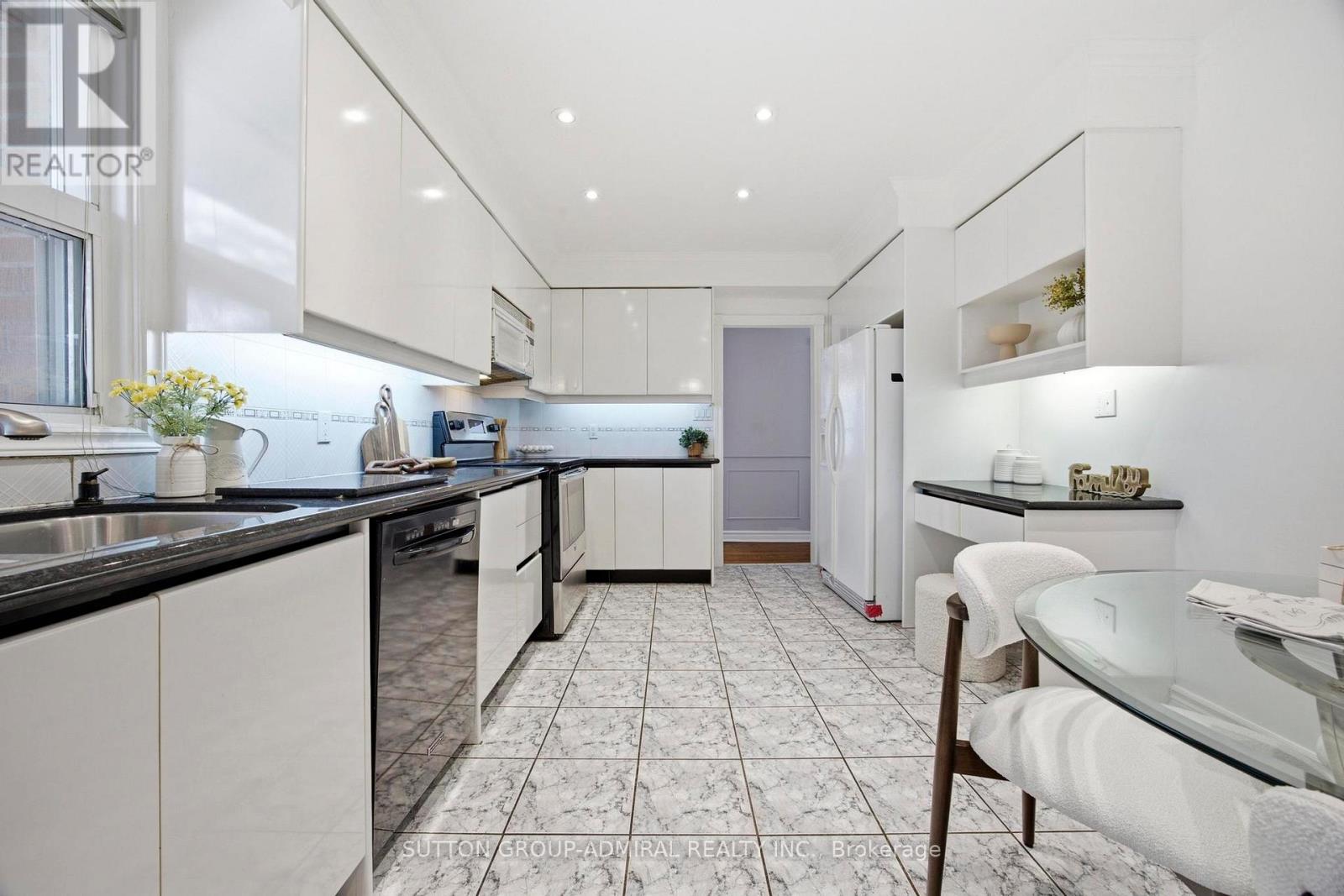138 KENNARD AVENUE - 15
