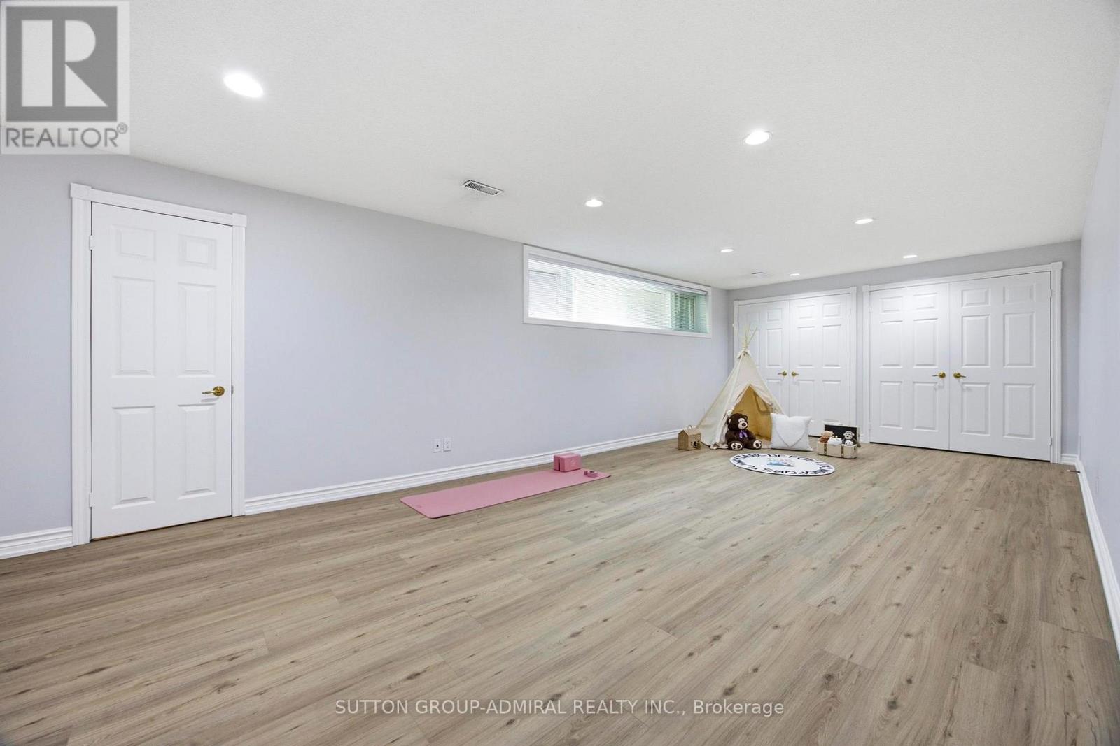 138 KENNARD AVENUE - 33