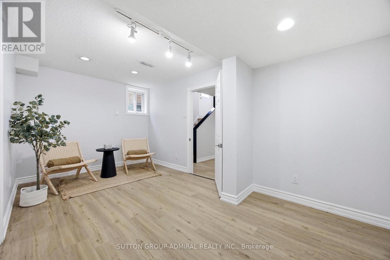 138 KENNARD AVENUE - 34