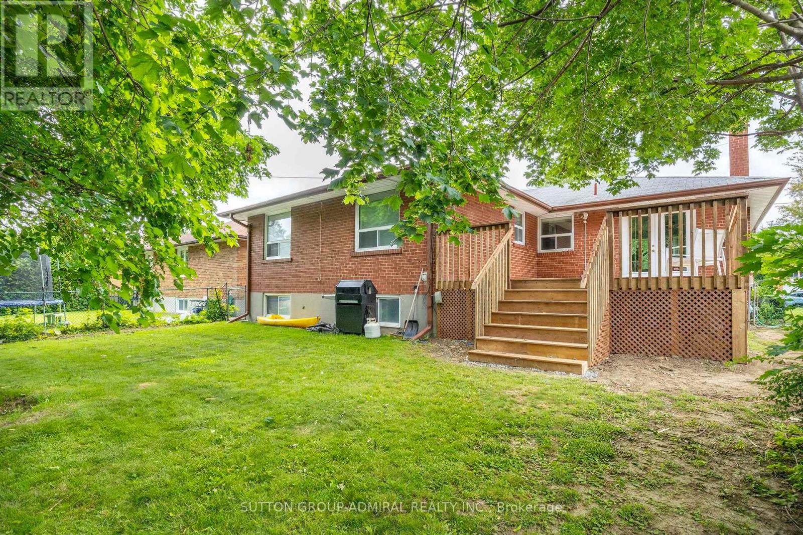 138 KENNARD AVENUE - 38