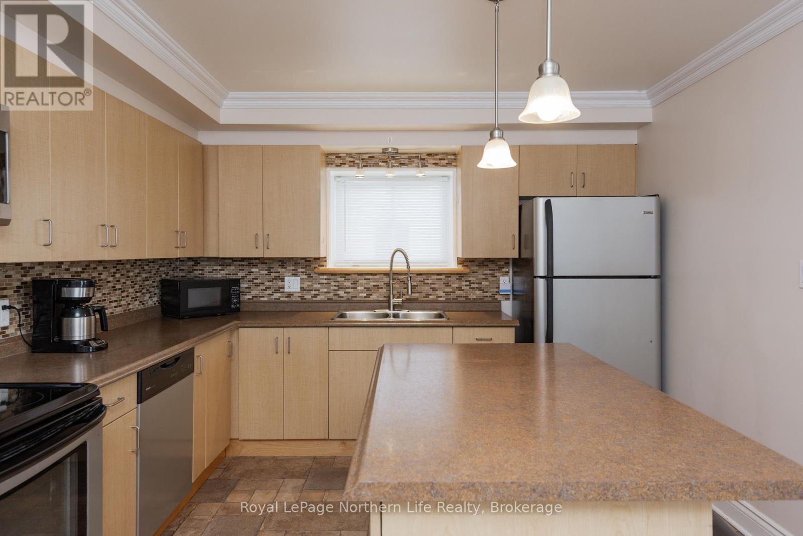323 PERCY STREET - 16
