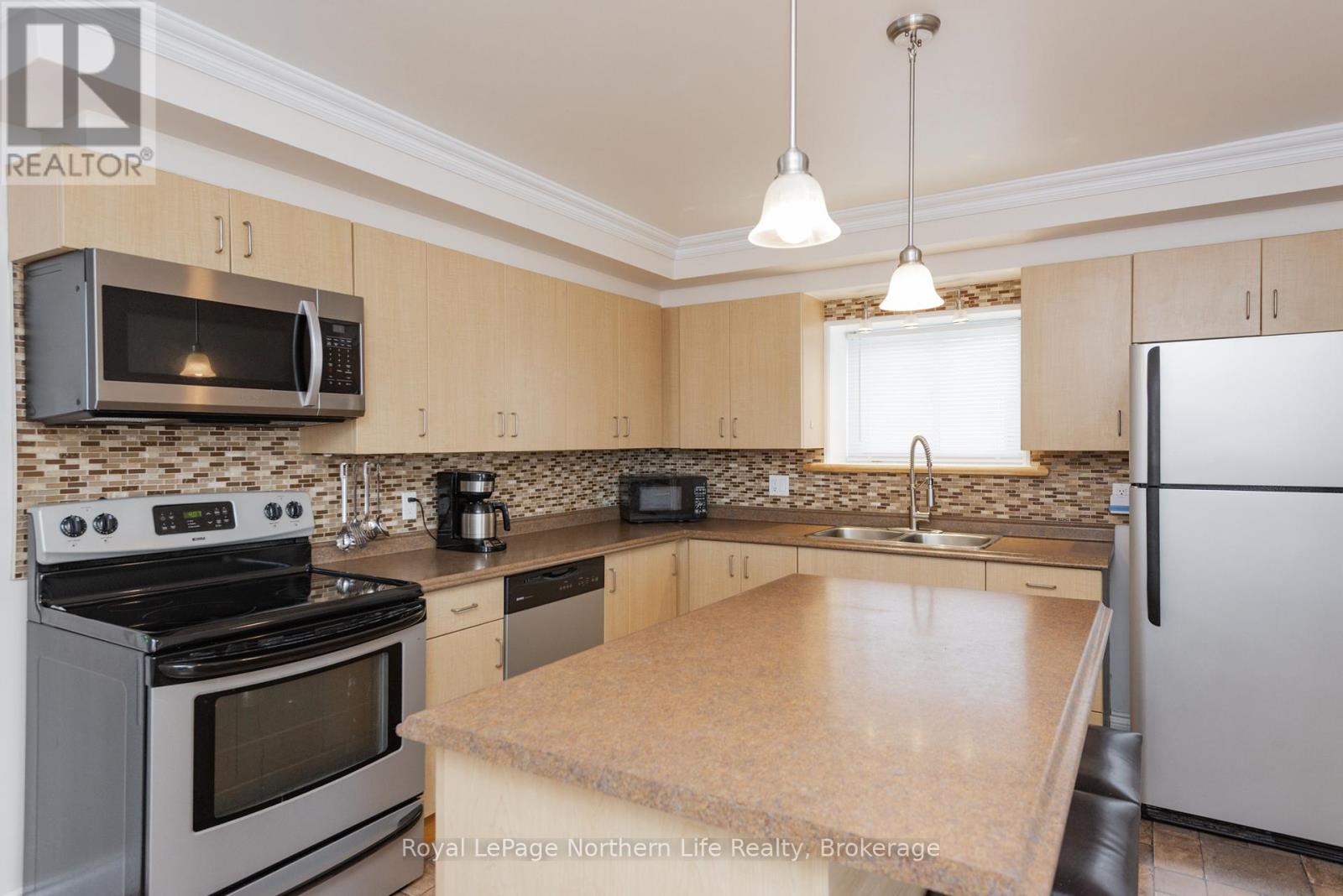 323 PERCY STREET - 19