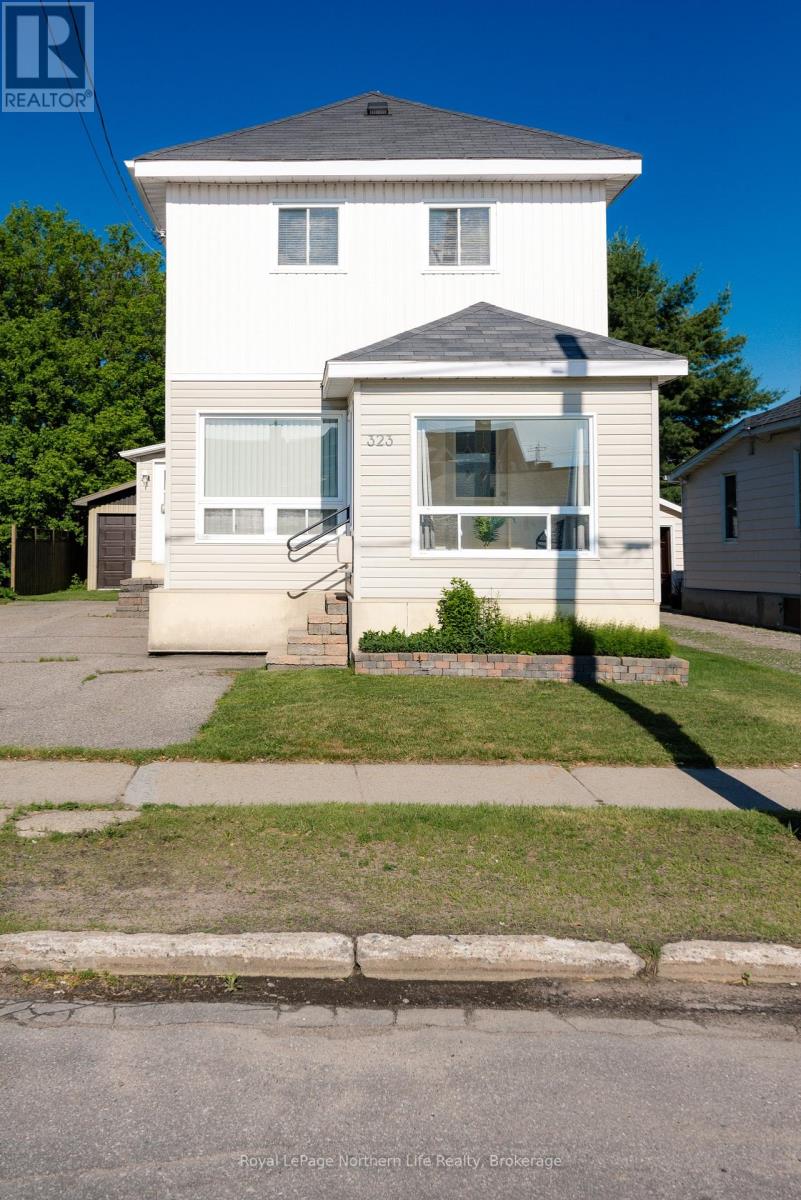 323 PERCY STREET - 2