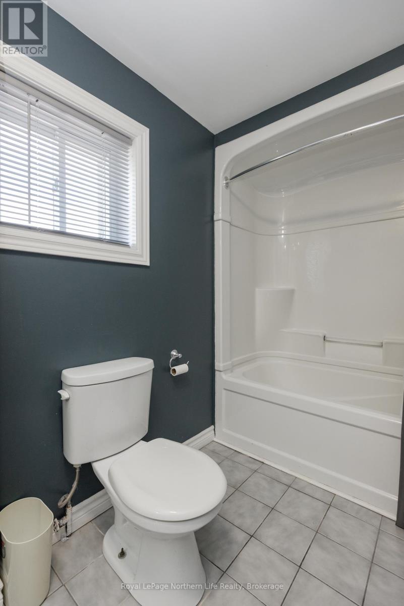 323 PERCY STREET - 28