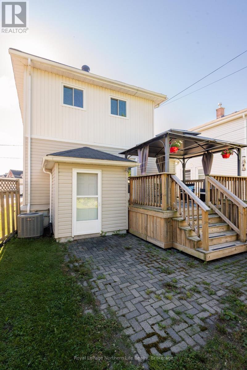 323 PERCY STREET - 32