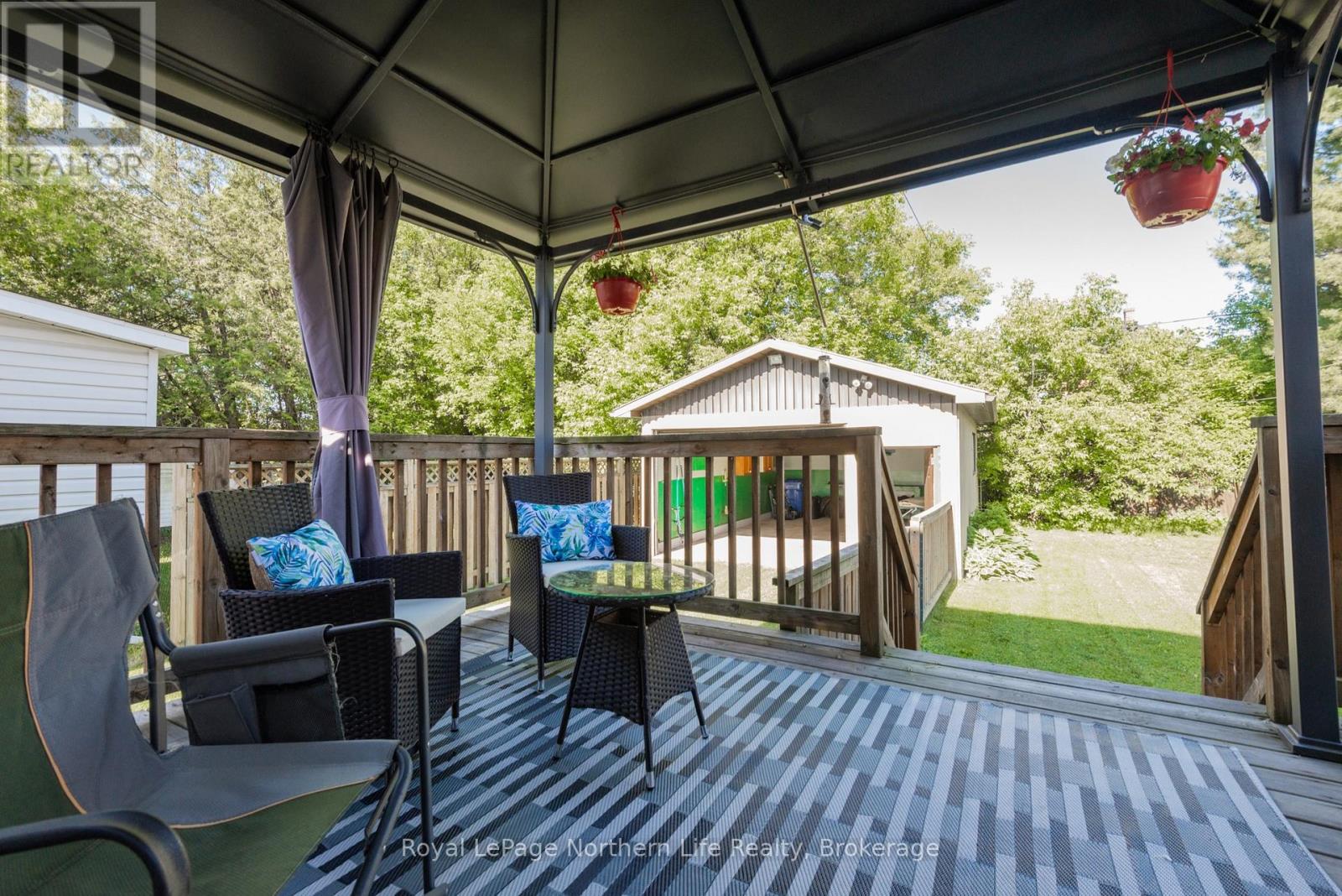 323 PERCY STREET - 35