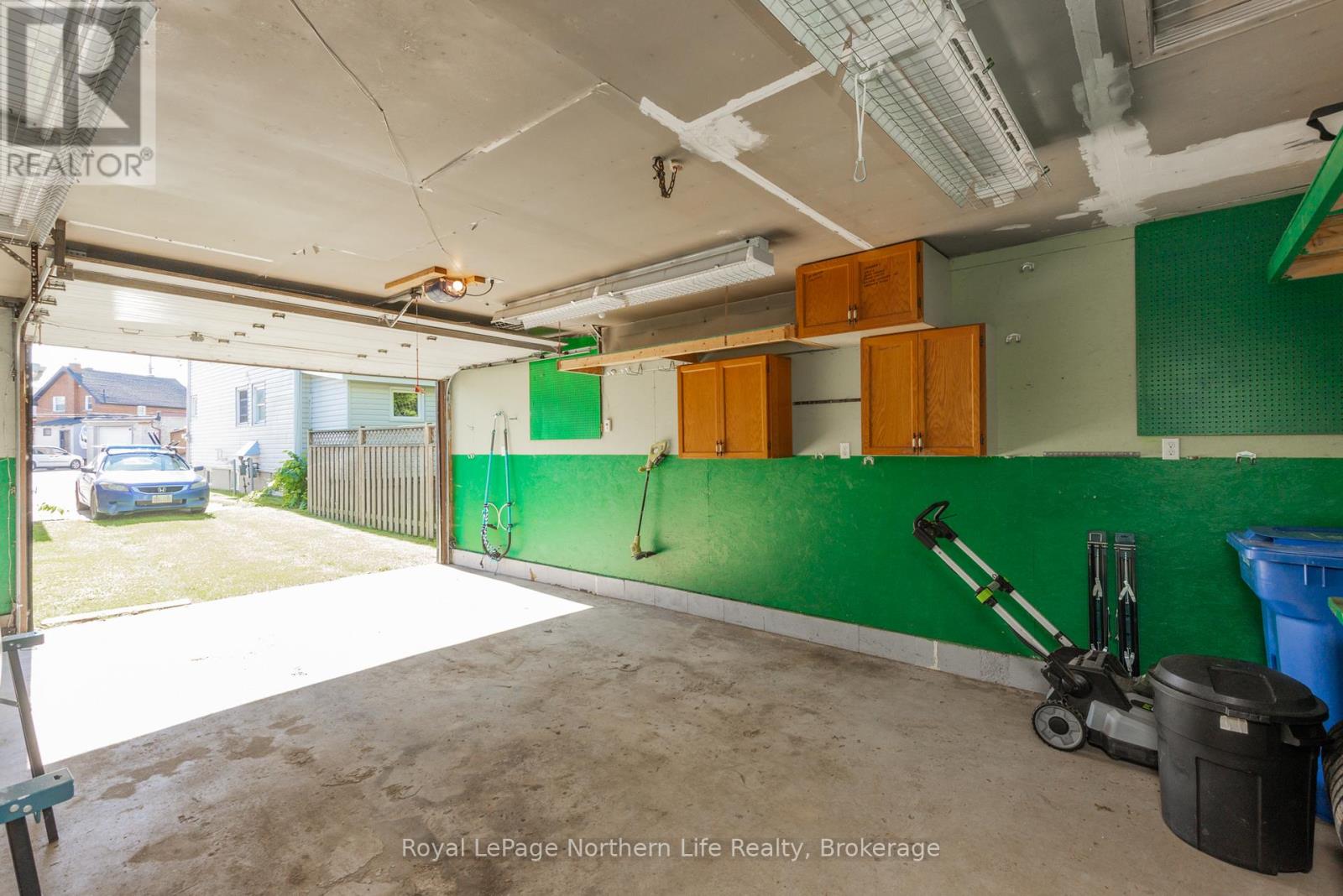 323 PERCY STREET - 38
