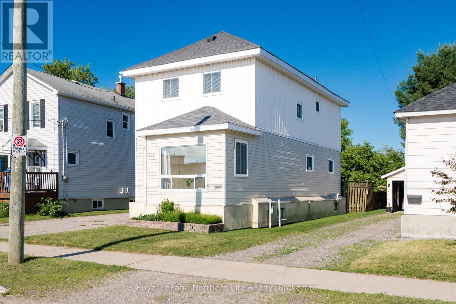 323 PERCY STREET - 4