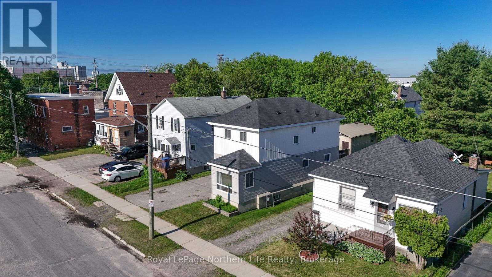 323 PERCY STREET - 5