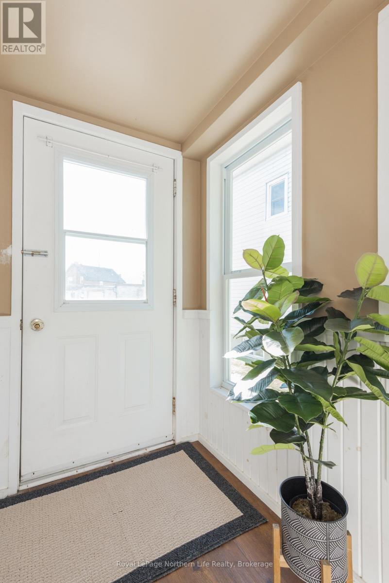 323 PERCY STREET - 8