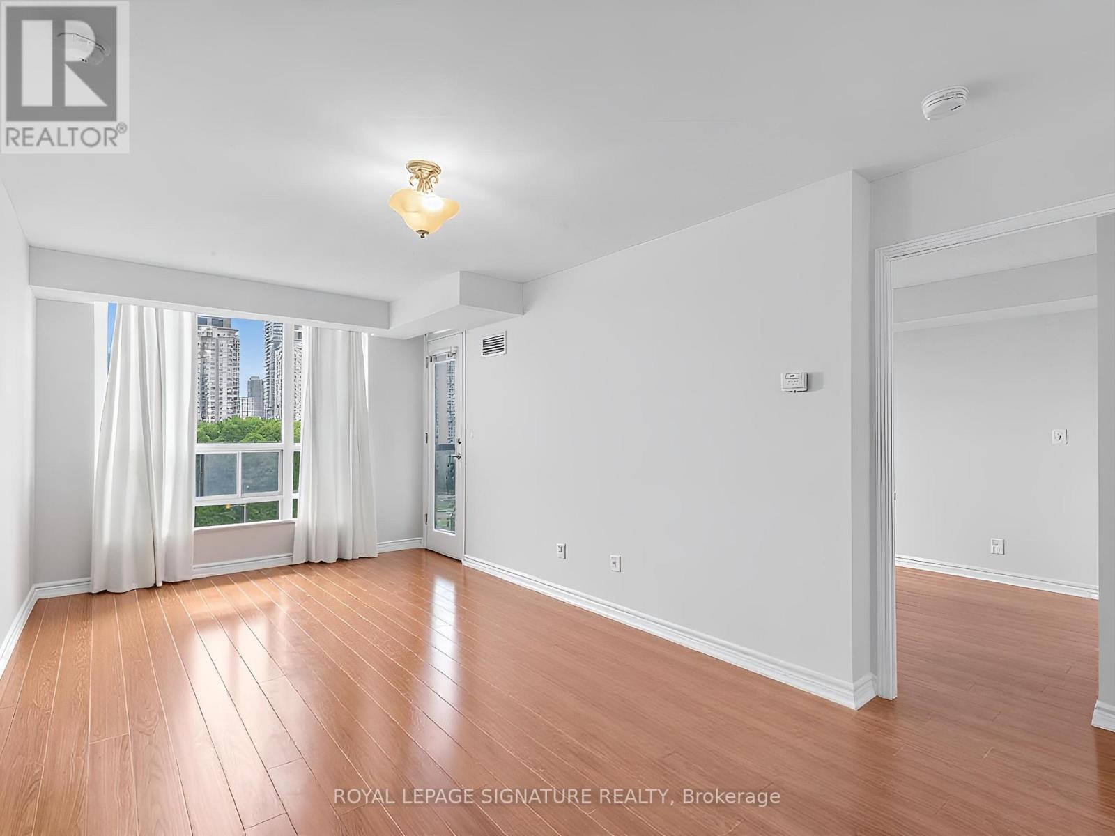 #1512 68 GRANGEWAY AVENUE - 10