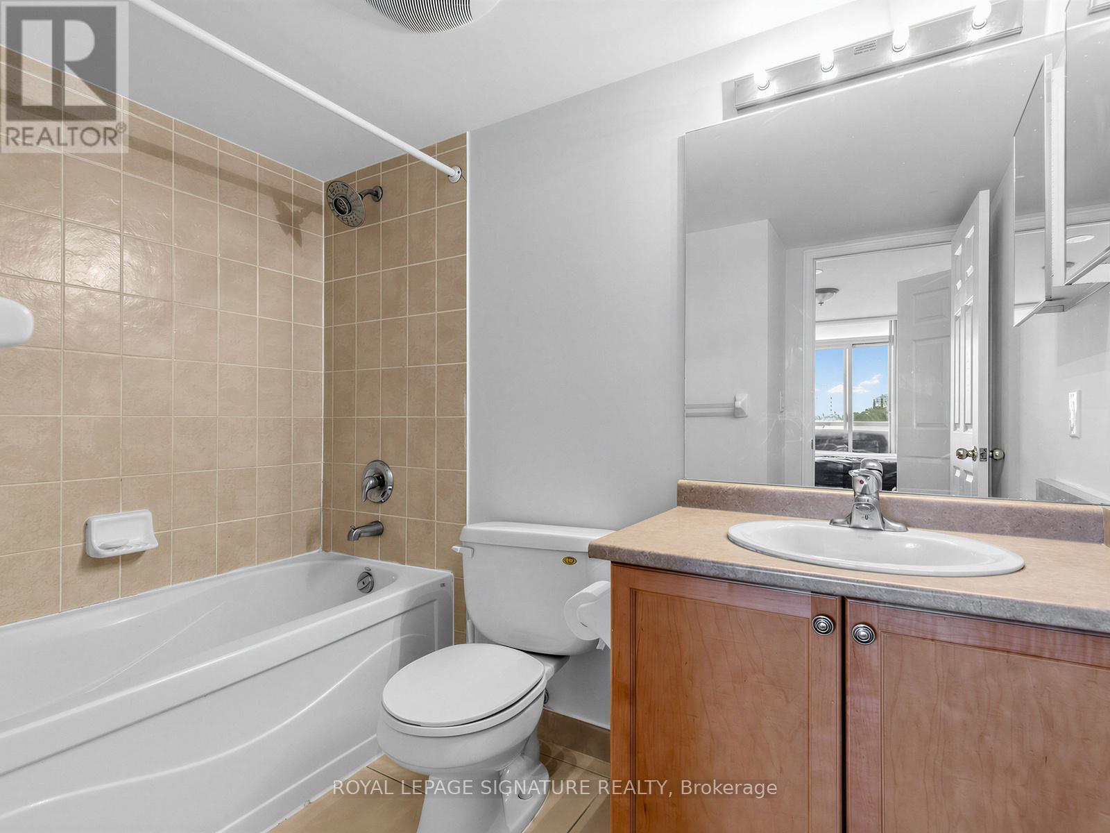 #1512 68 GRANGEWAY AVENUE - 15