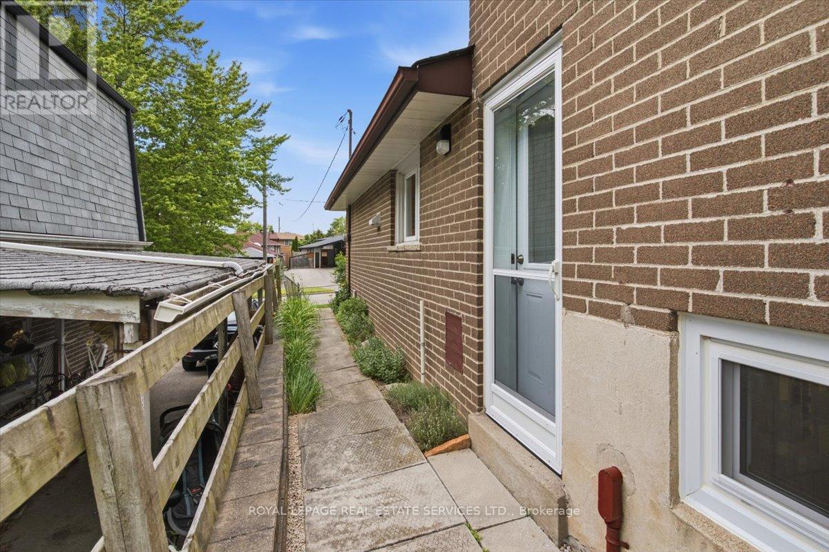 1 ROSEGROVE PLACE - 19