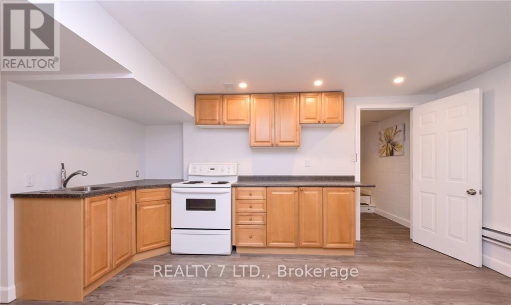 270 JAMES STREET E - 17