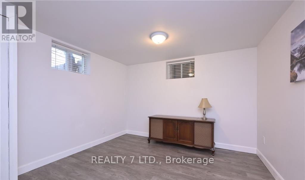 270 JAMES STREET E - 18