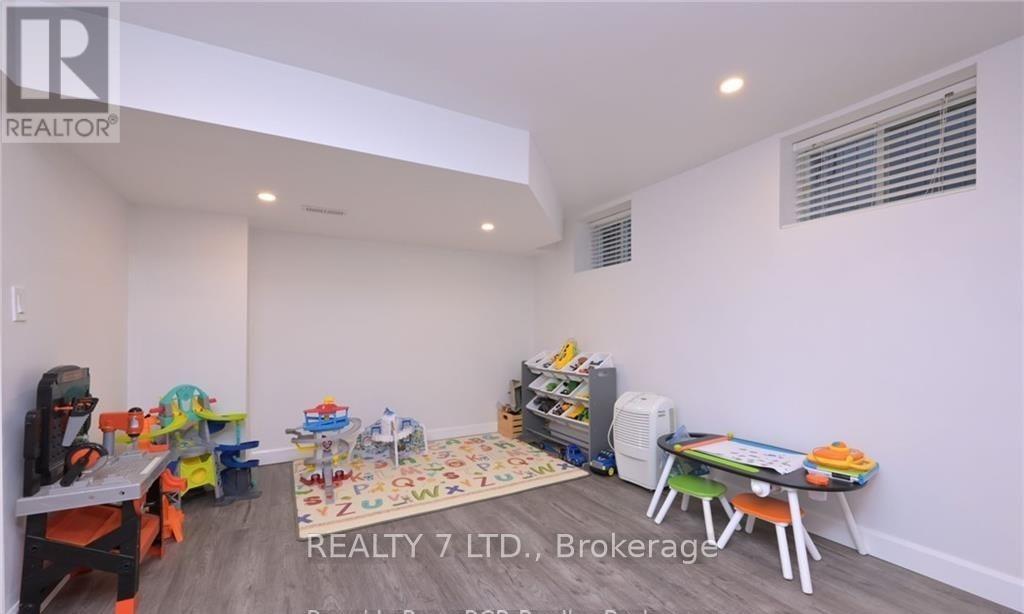270 JAMES STREET E - 20