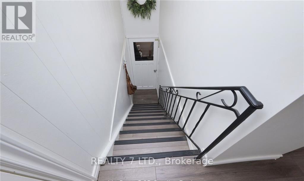 270 JAMES STREET E - 23