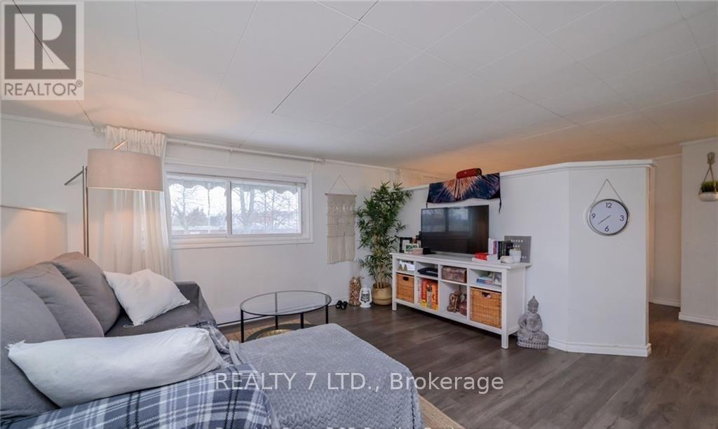 270 JAMES STREET E - 24