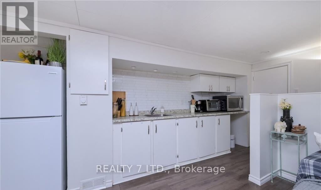 270 JAMES STREET E - 25