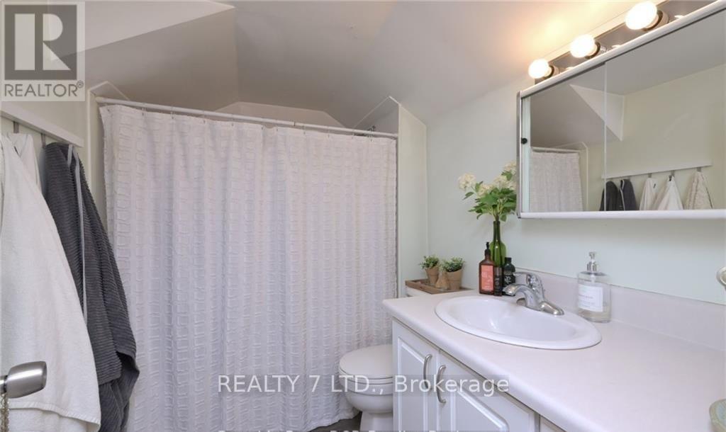 270 JAMES STREET E - 27