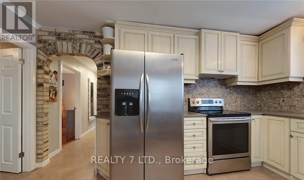 270 JAMES STREET E - 3