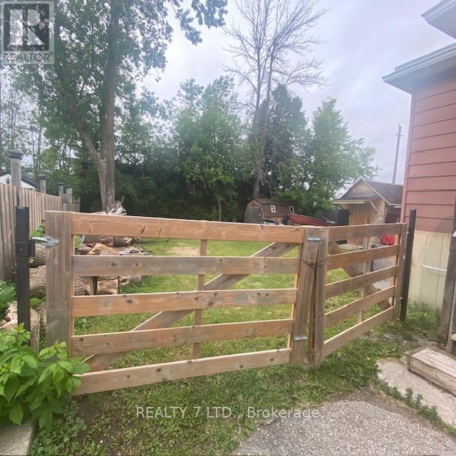 270 JAMES STREET E - 33