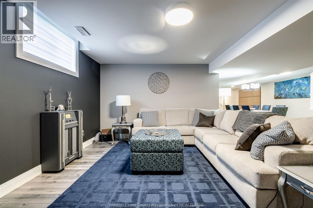 1 Woodland STREET - 34