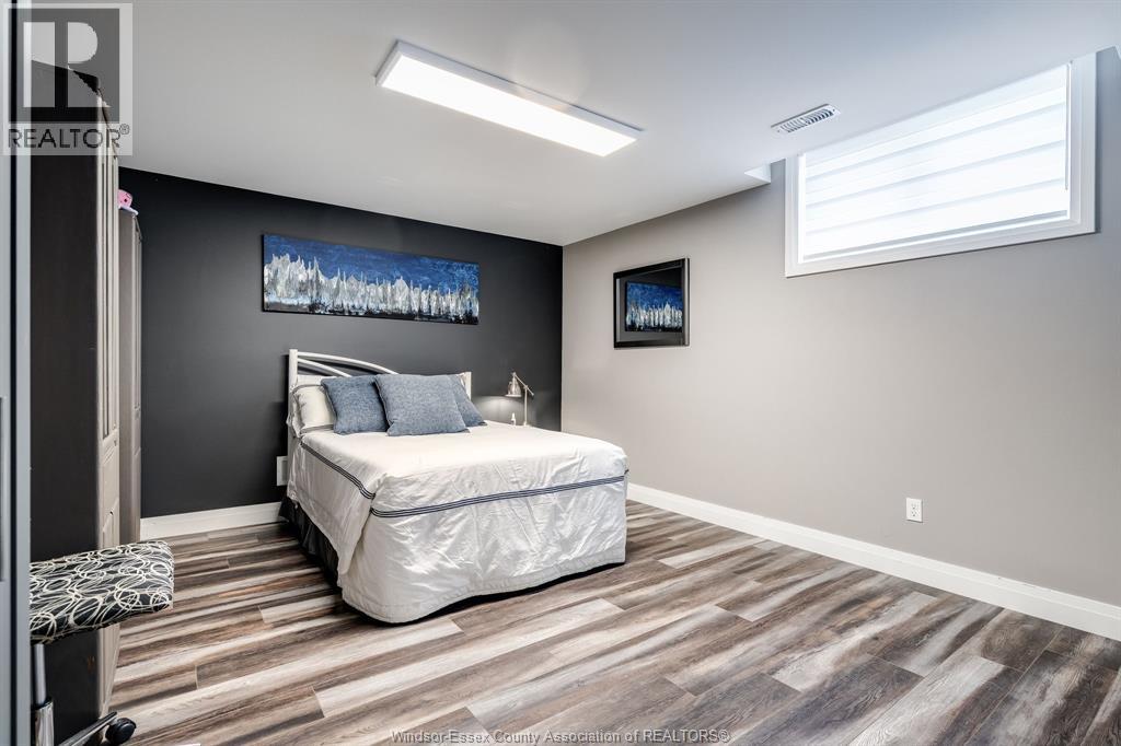 1 Woodland STREET - 36
