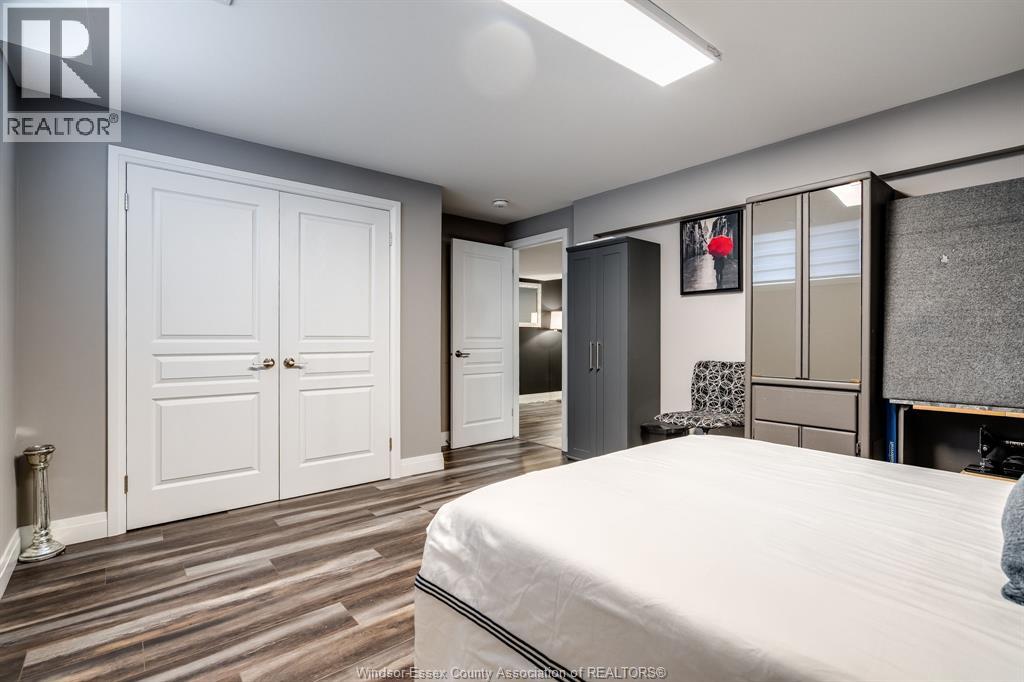 1 Woodland STREET - 37