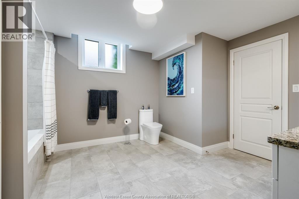 1 Woodland STREET - 38