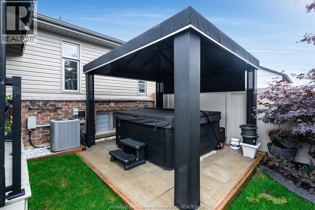 1 Woodland STREET - 50