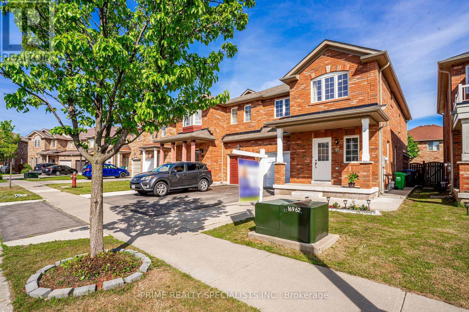 11 COMMODORE DRIVE - 3