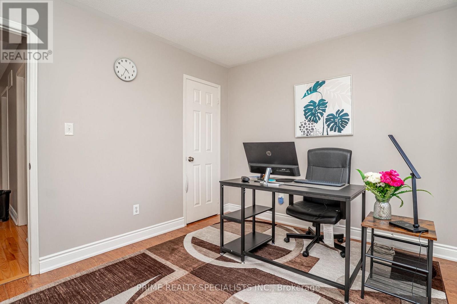 11 COMMODORE DRIVE - 34