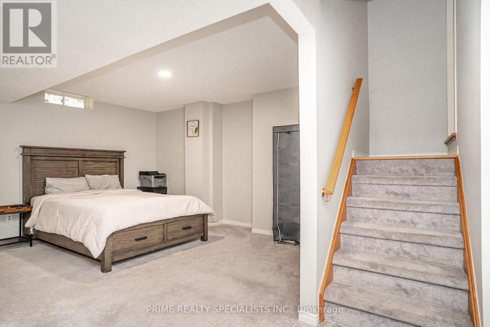 11 COMMODORE DRIVE - 36