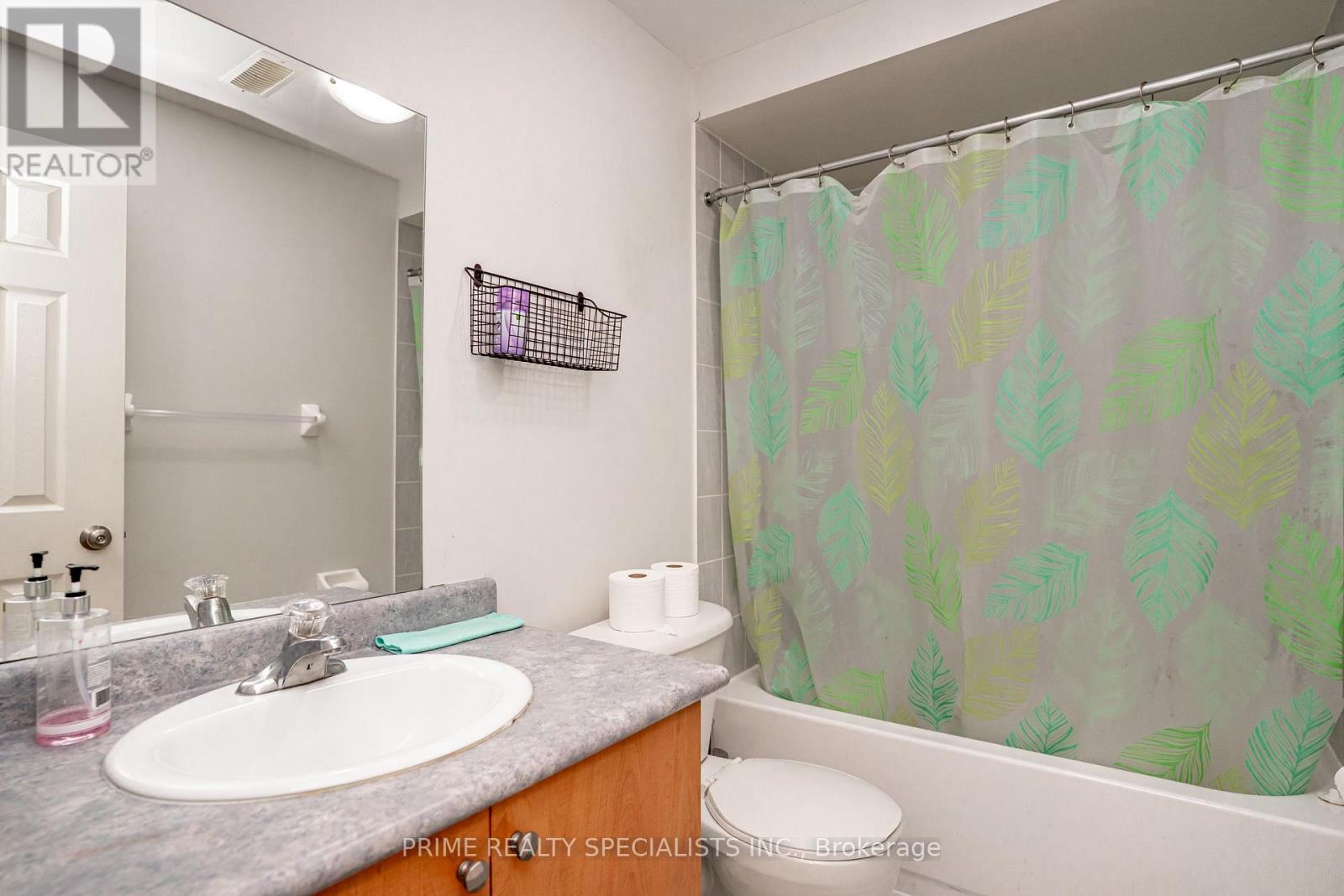 11 COMMODORE DRIVE - 39
