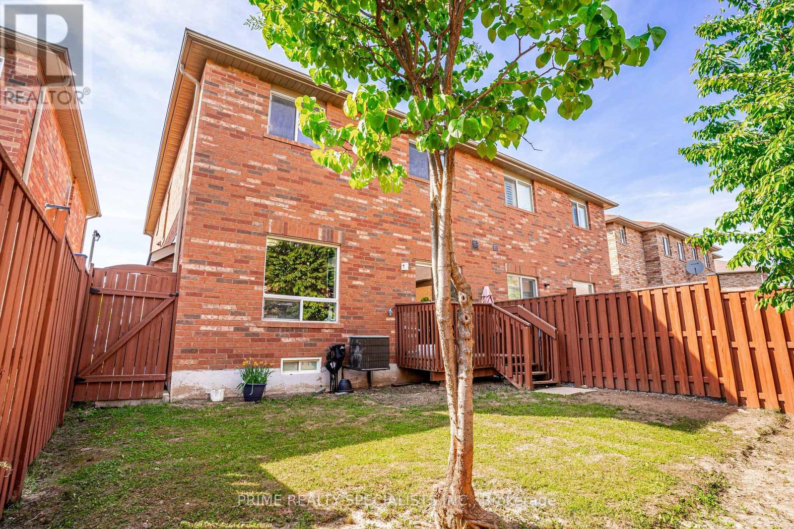 11 COMMODORE DRIVE - 40