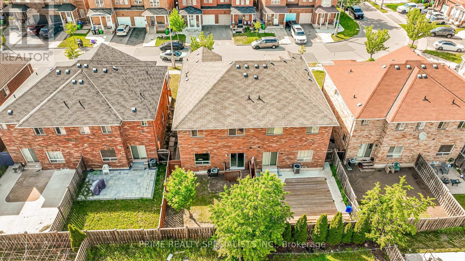 11 COMMODORE DRIVE - 41