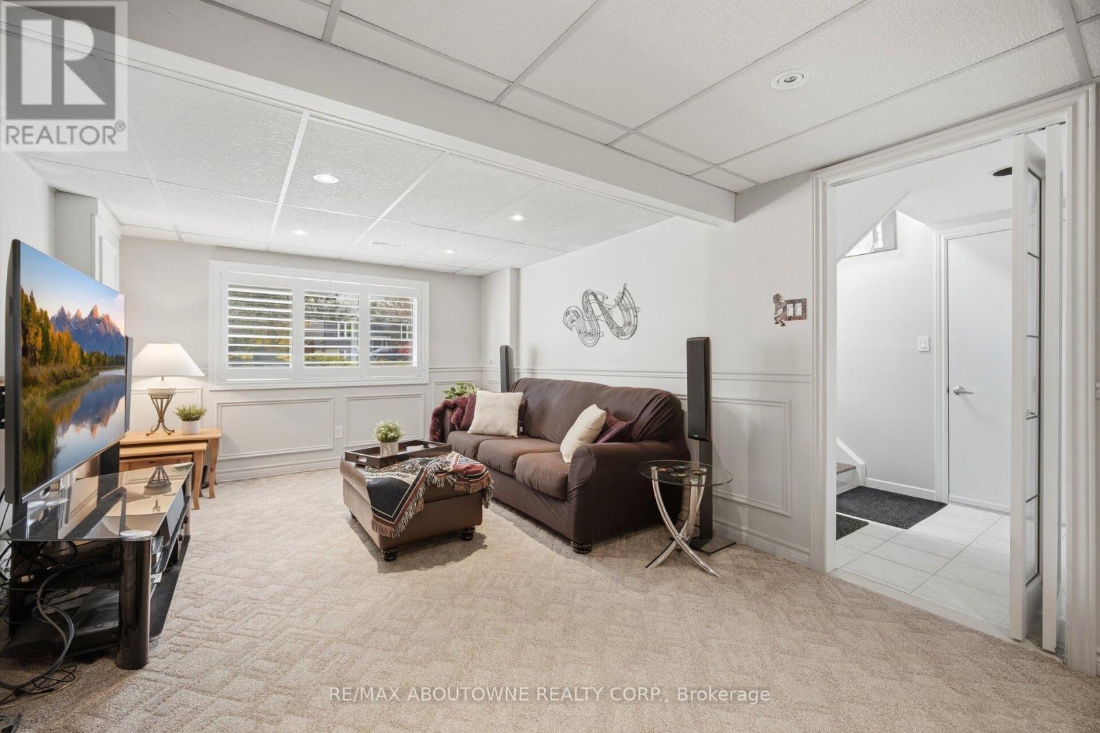 41 PLAINSMAN ROAD - 27