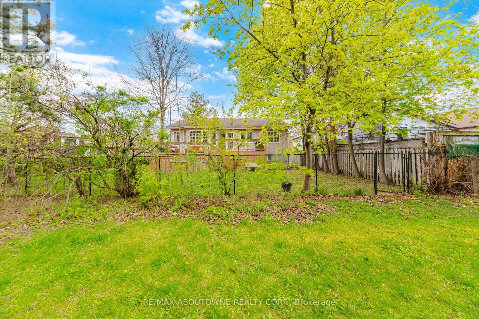 41 PLAINSMAN ROAD - 37