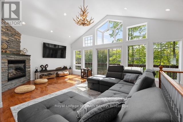 157 FARLAIN LAKE ROAD W - 29