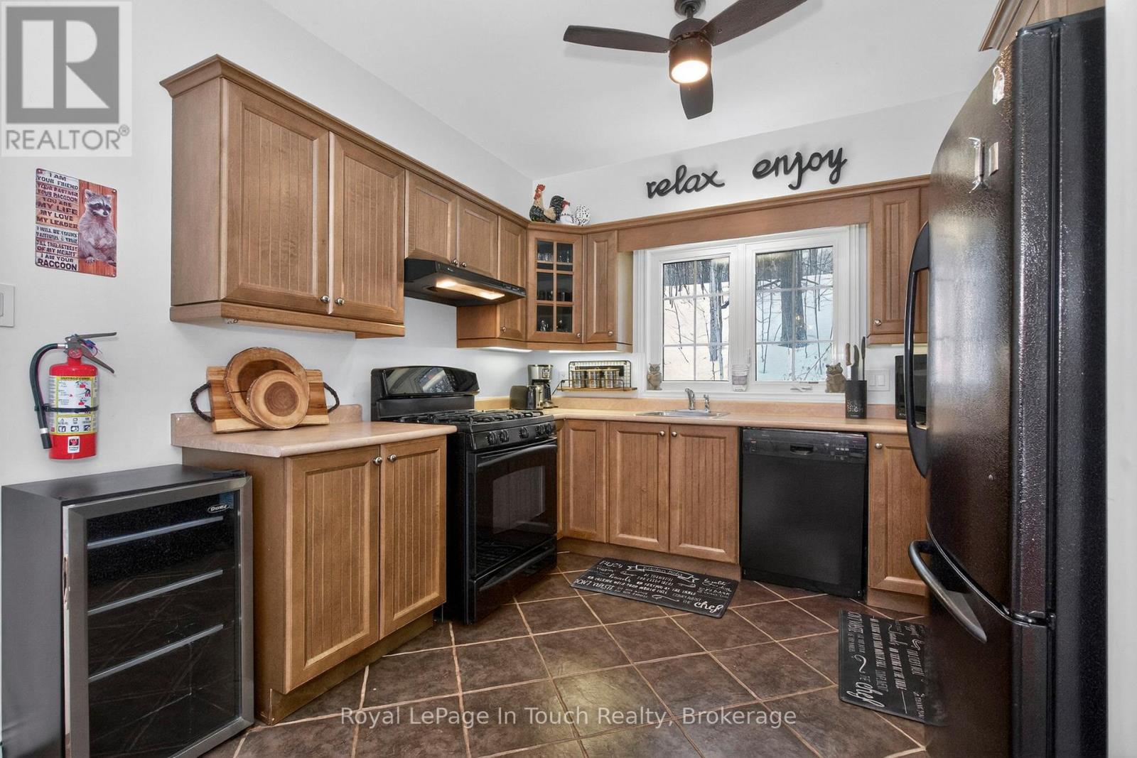 157 FARLAIN LAKE ROAD W - 27