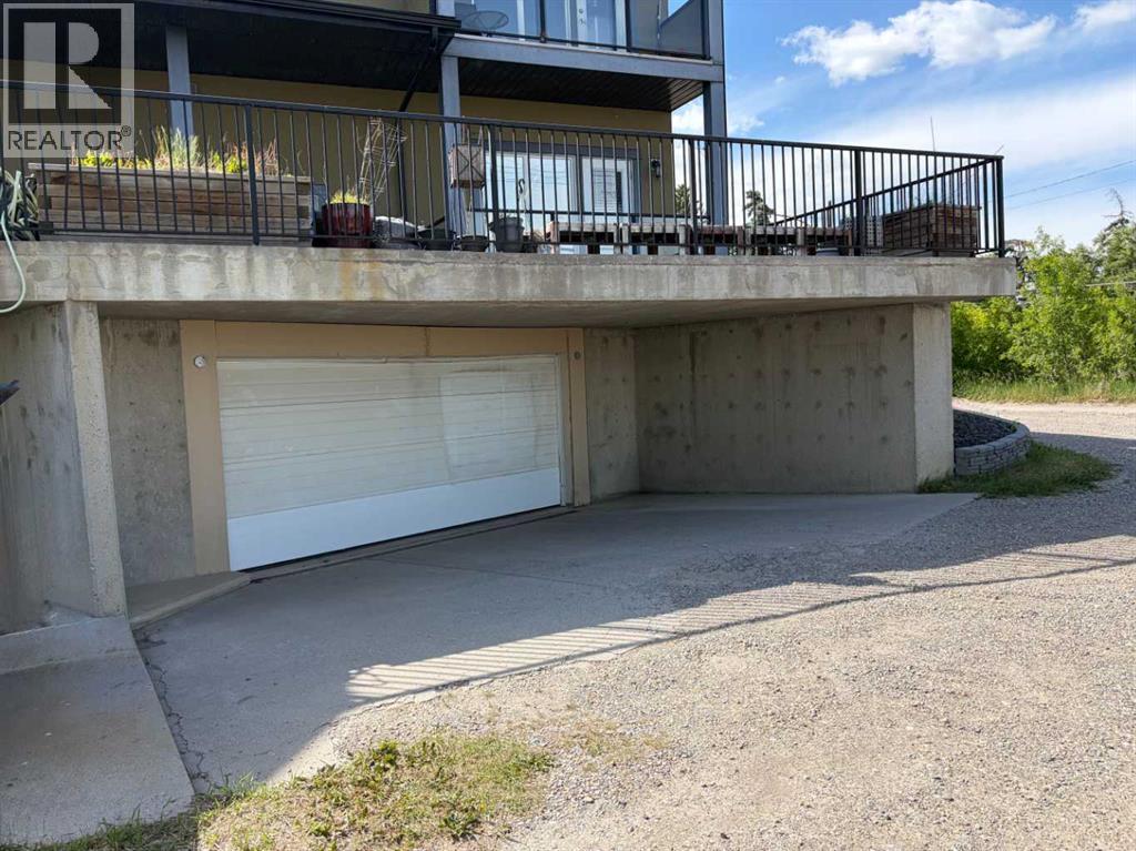 #103 4704 Stanley Road SW - 37