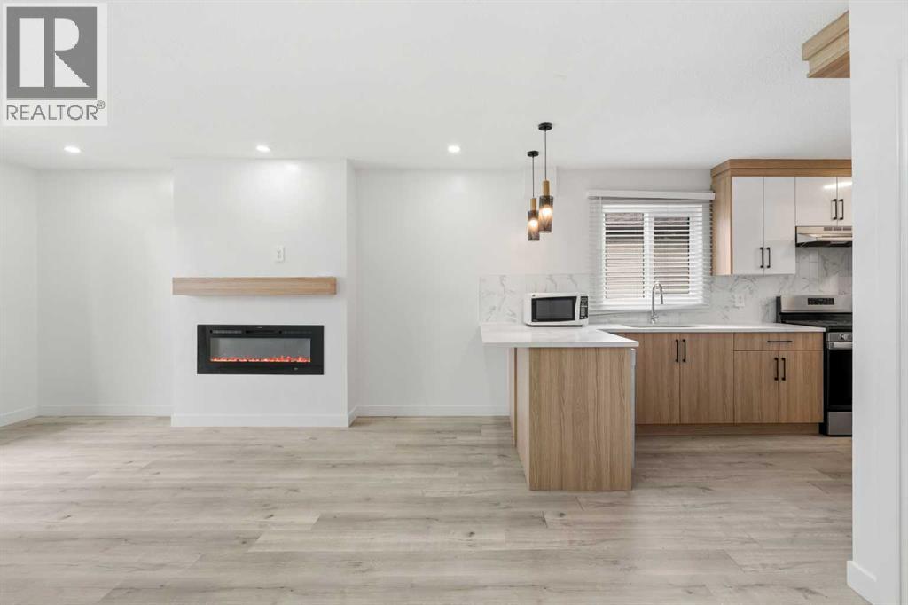 424 Penbrooke Crescent SE - 2