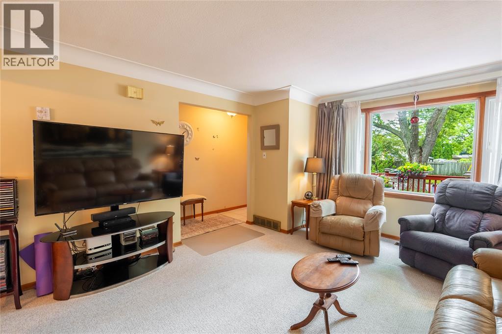 845 VROOM AVENUE - 6