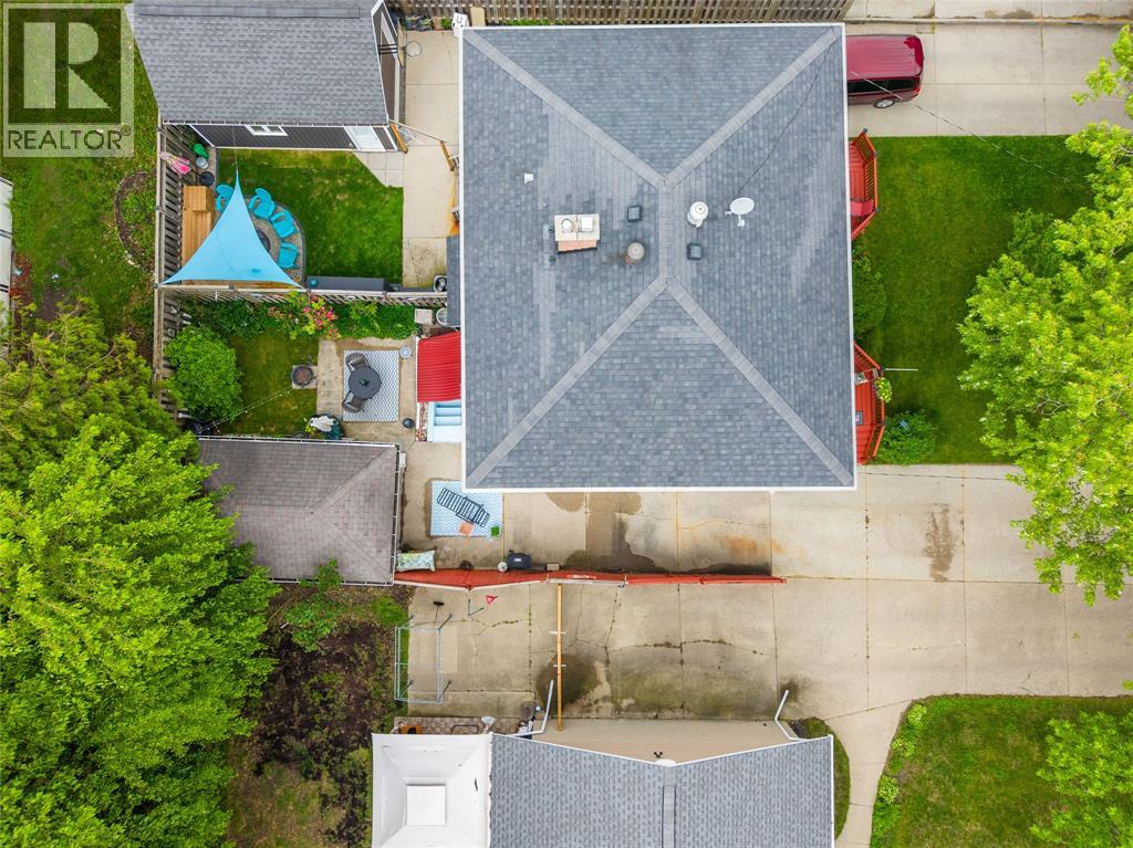 845 VROOM AVENUE - 27