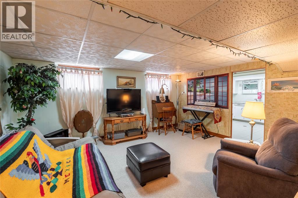845 VROOM AVENUE - 16