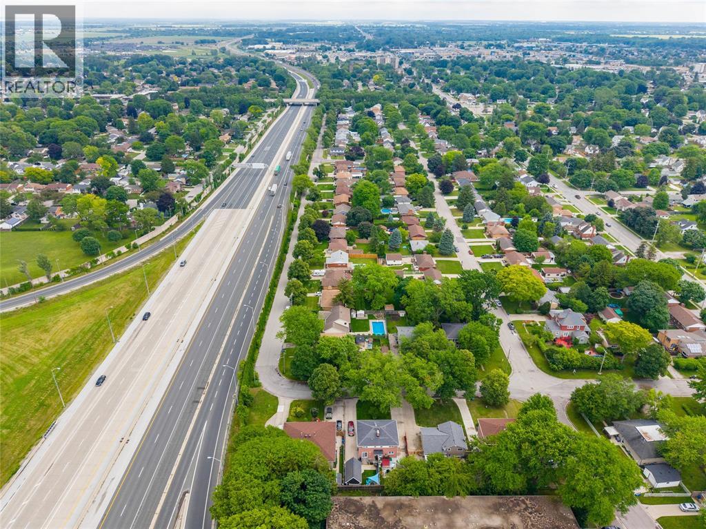 845 VROOM AVENUE - 31