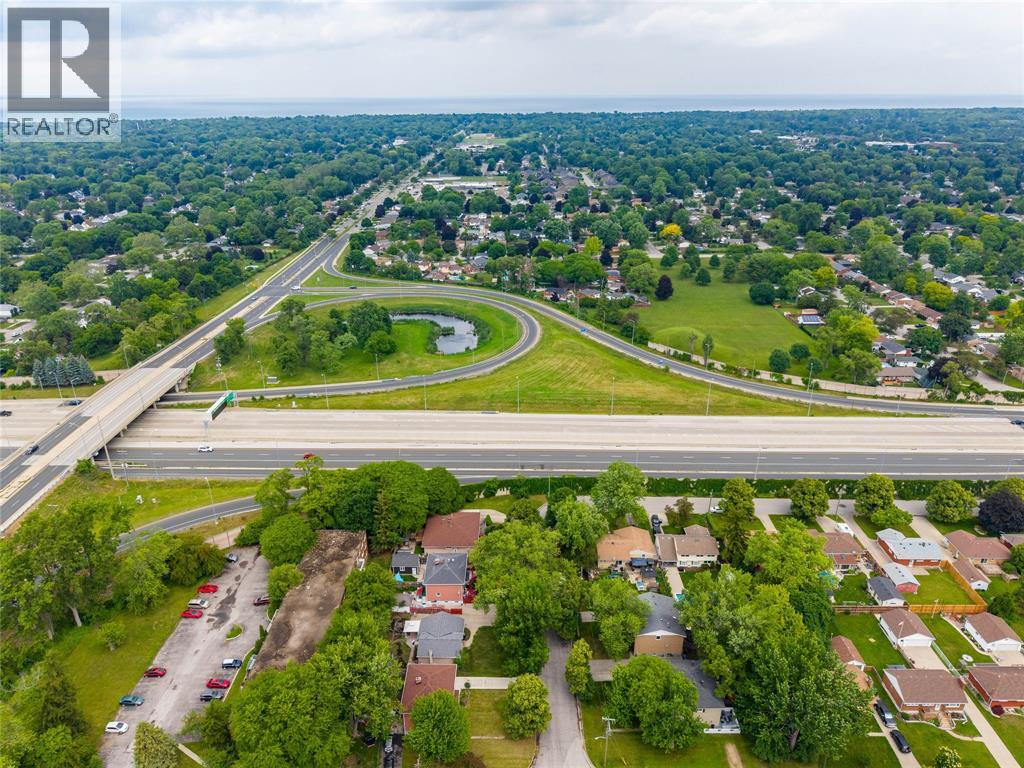 845 VROOM AVENUE - 32