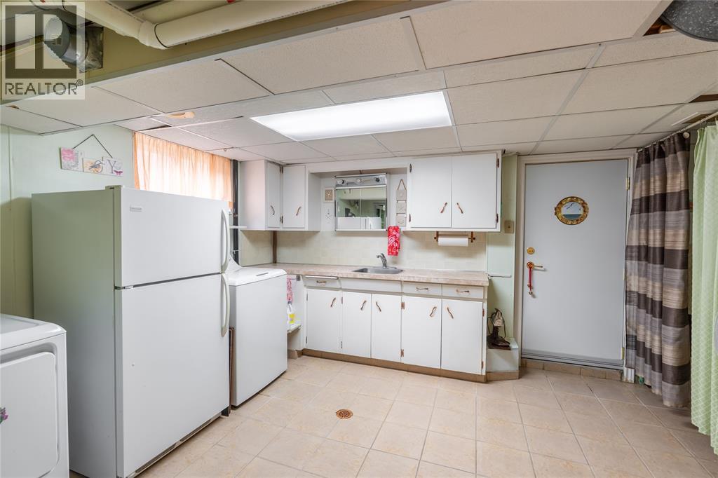845 VROOM AVENUE - 18