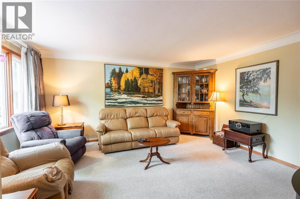 845 VROOM AVENUE - 4